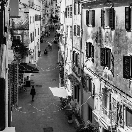 Corfu Old Town Apartment, Marina Nymfes Apartment *