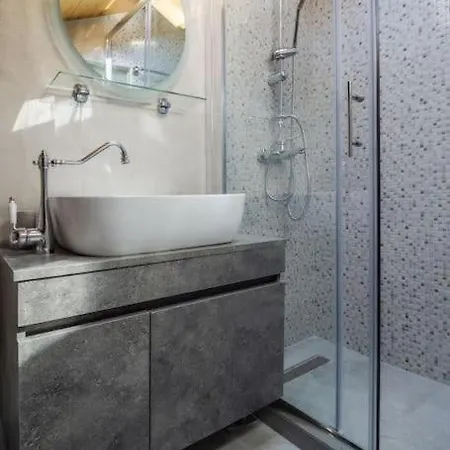Corfu Old Town Apartment, Marina Nymfes Apartment *